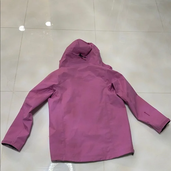 Arc'teryx Women's Beta jacket - Picture 6 of 6